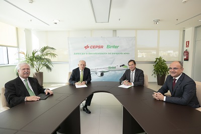 Juan Ramsden, General Coordinator of Binter, Rodolfo Núñez, President of Binter, Pierre-Yves Sachet, Director of Mobility and New Commerce of Cepsa and Carlos Barrasa, Director of Commercial & Clean Energies of Cepsa.